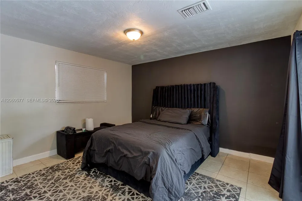 6620 NW 21st Ct Sunrise, FL 33313