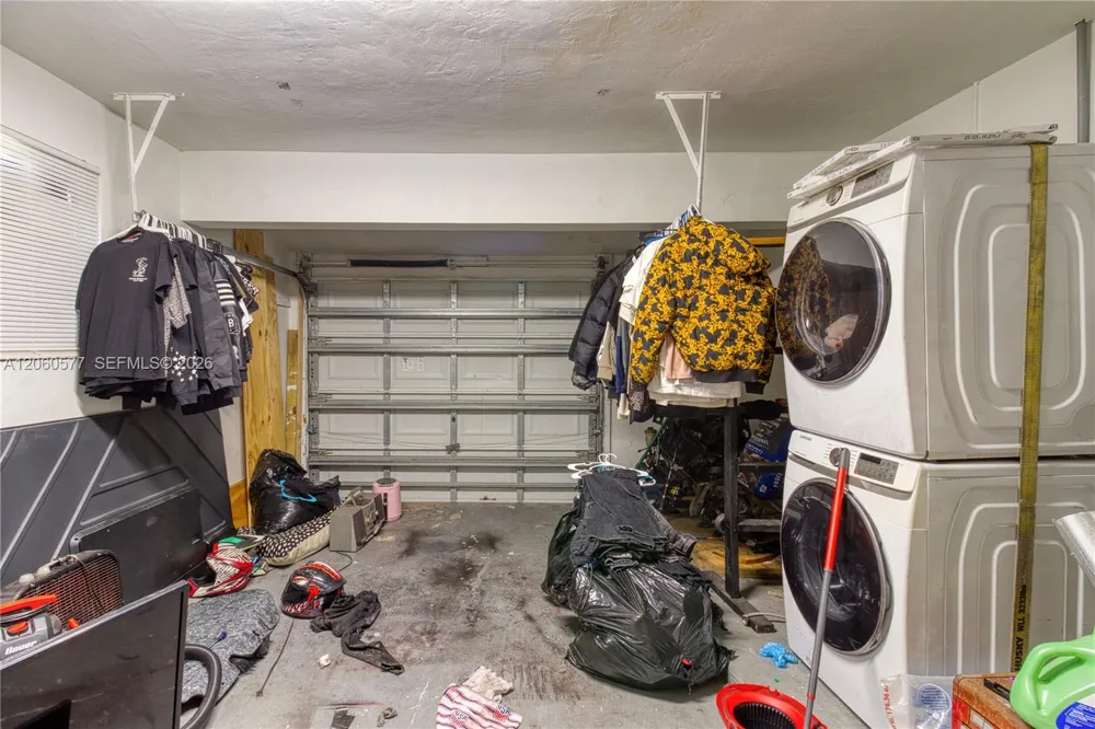 6620 NW 21st Ct Sunrise, FL 33313