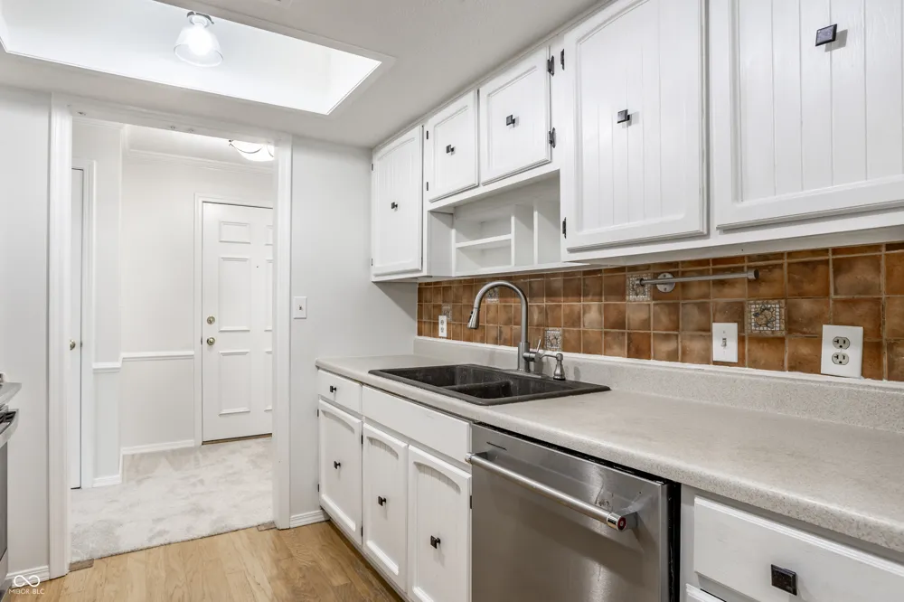 1316 Kings Cove Court Indianapolis, IN 46260