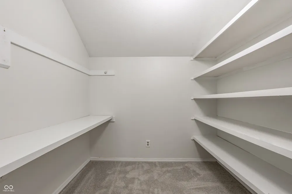 1316 Kings Cove Court Indianapolis, IN 46260