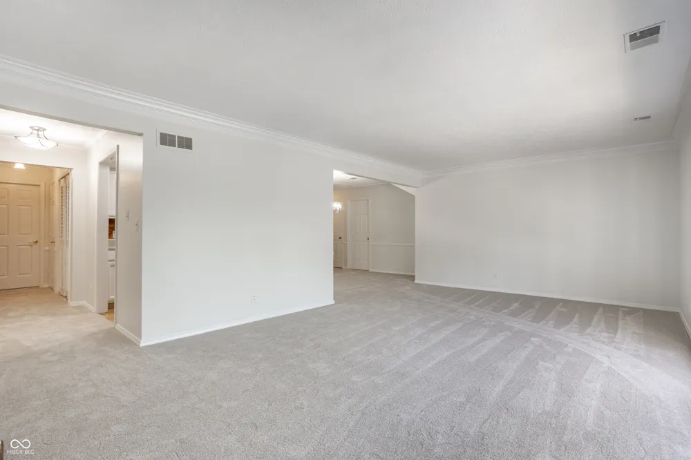 1316 Kings Cove Court Indianapolis, IN 46260