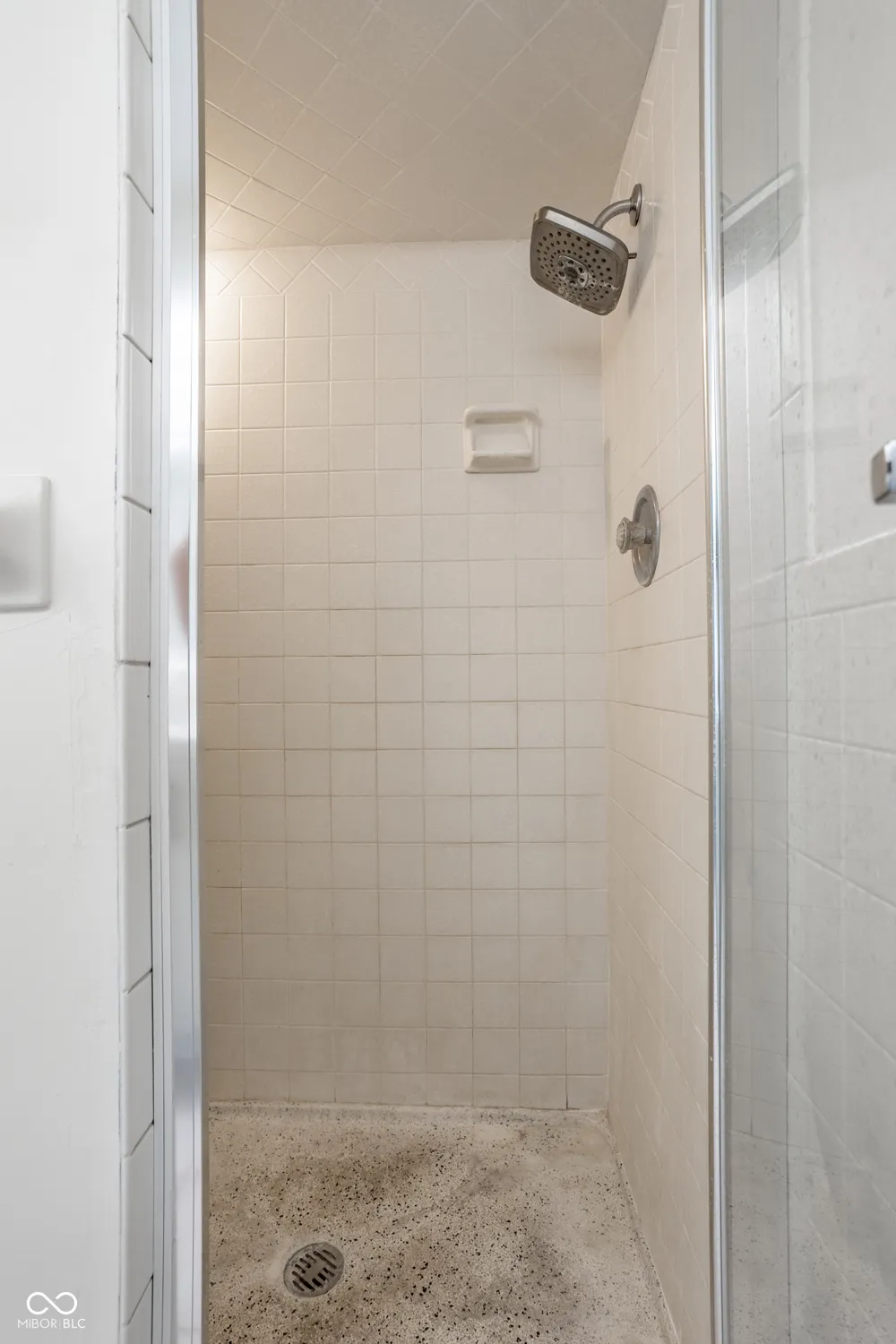 1316 Kings Cove Court Indianapolis, IN 46260