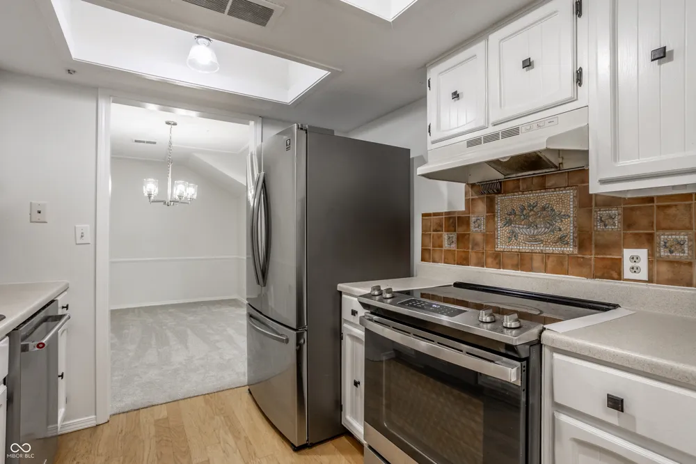 1316 Kings Cove Court Indianapolis, IN 46260