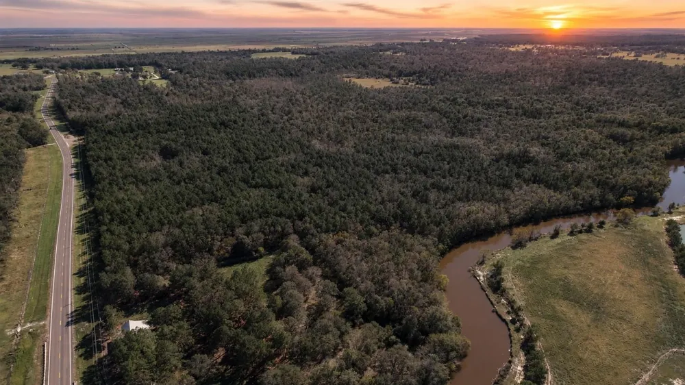 Fm 562 Anahuac, TX 77514