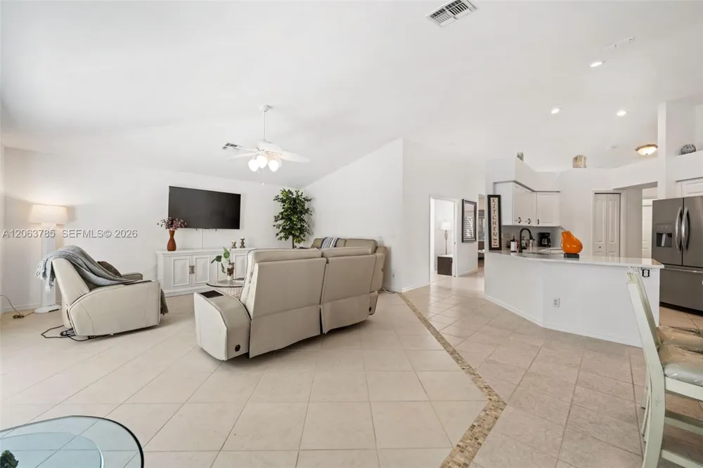21489 SHERIDAN RUN Estero, FL 33928