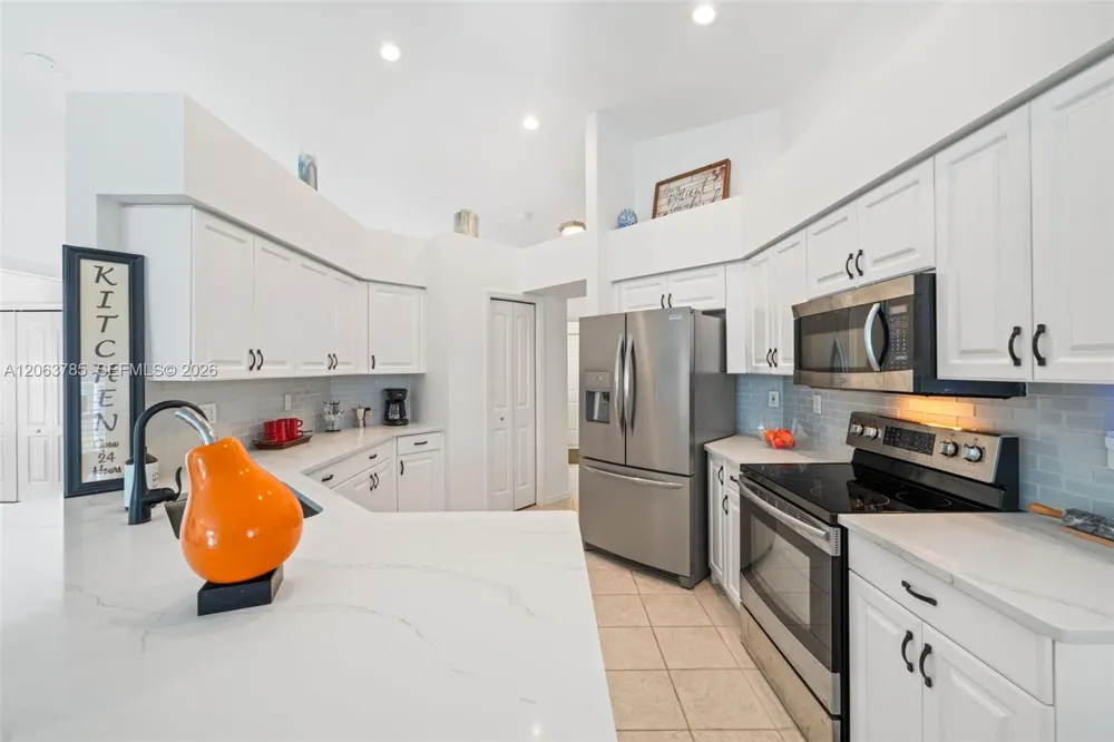 21489 SHERIDAN RUN Estero, FL 33928
