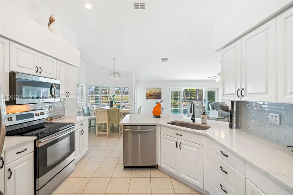21489 SHERIDAN RUN Estero, FL 33928