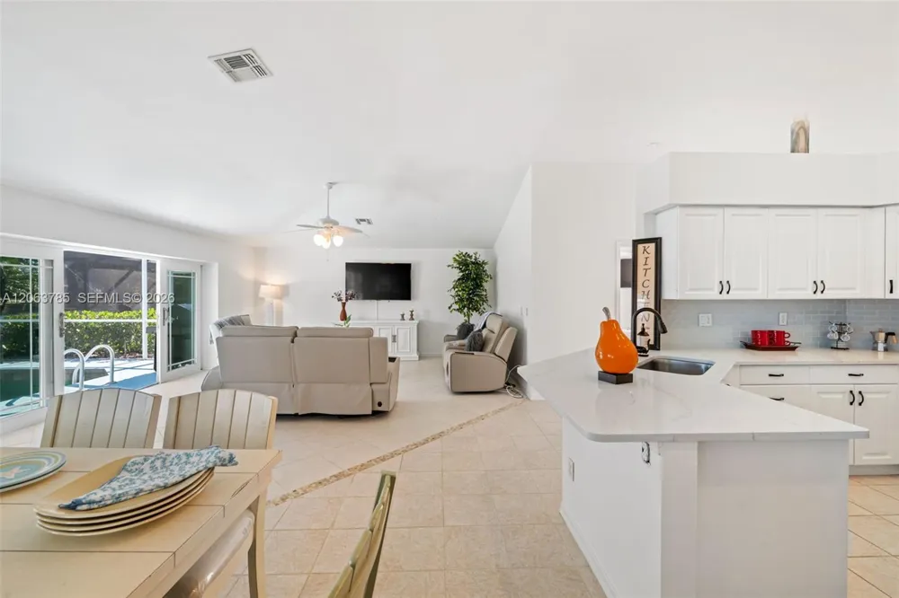 21489 SHERIDAN RUN Estero, FL 33928