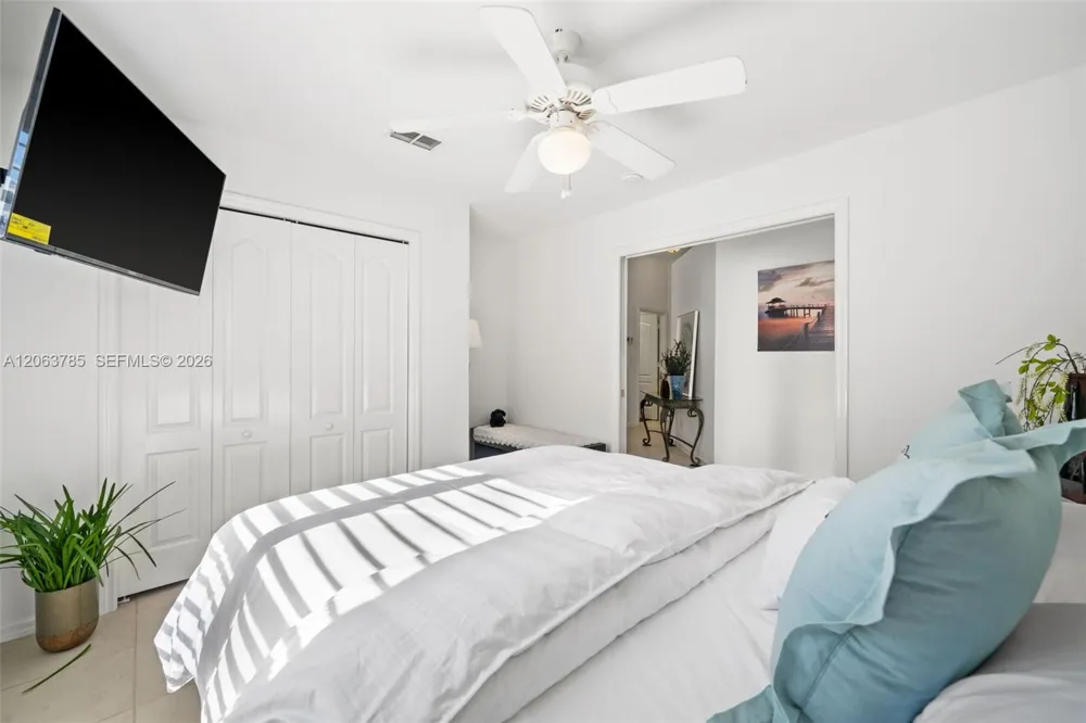 21489 SHERIDAN RUN Estero, FL 33928