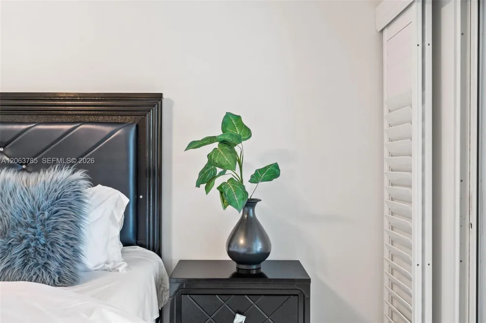 21489 SHERIDAN RUN Estero, FL 33928
