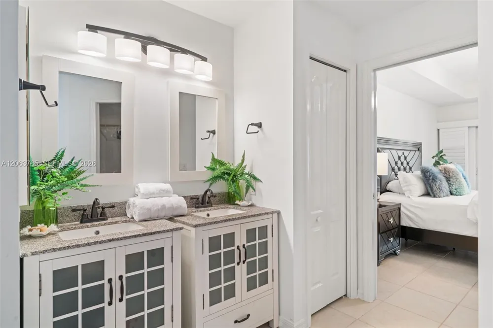 21489 SHERIDAN RUN Estero, FL 33928