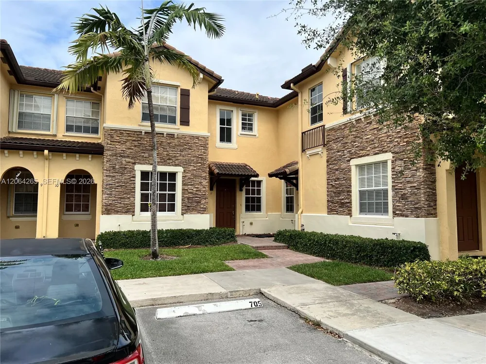 9217 SW 227th St #12 Cutler Bay, FL 33190