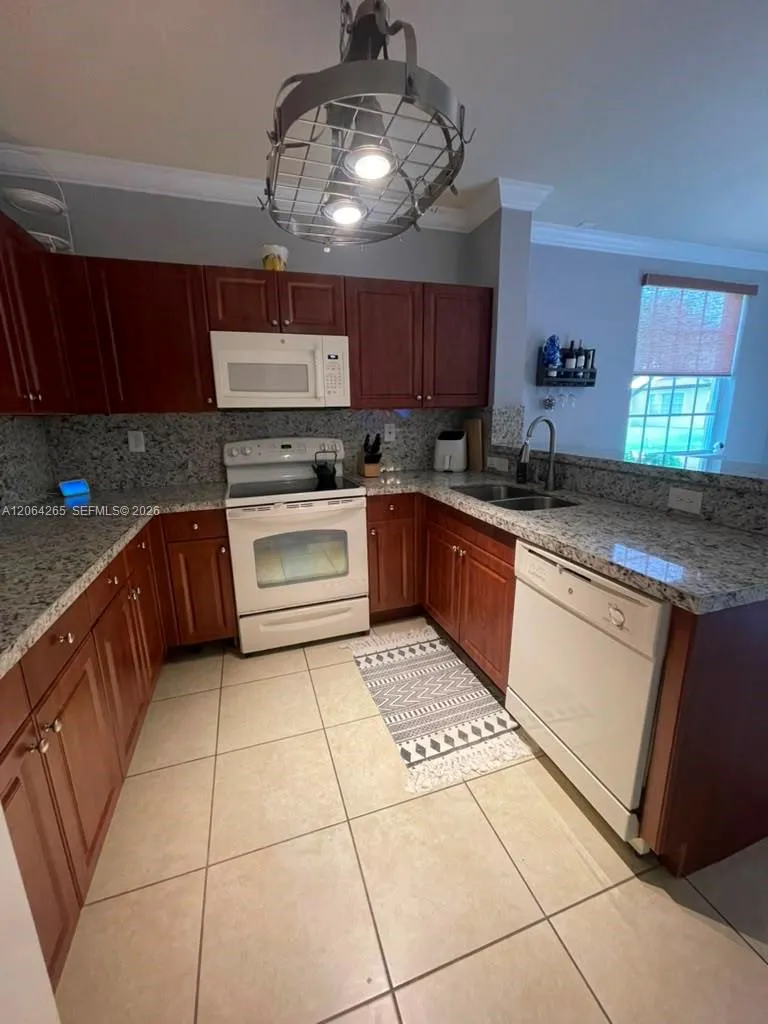 9217 SW 227th St #12 Cutler Bay, FL 33190