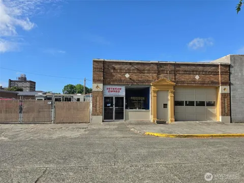 212 W Center Street