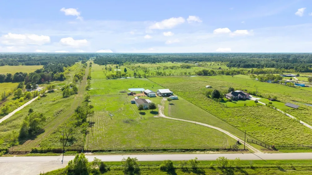 734 County Road 3011 Dayton, TX 77535