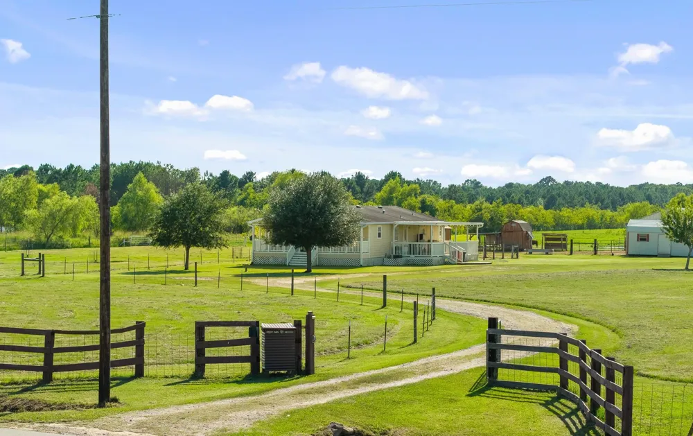 734 County Road 3011 Dayton, TX 77535