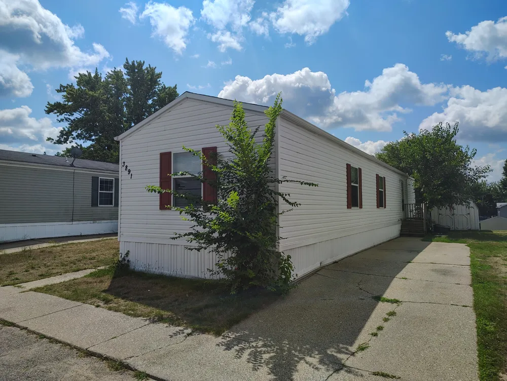 3891 Casper Avenue NW Alpine Township, MI 49544
