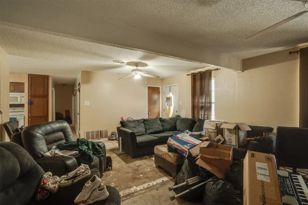 1308 Mockingbird Street Iowa Park, TX 76367