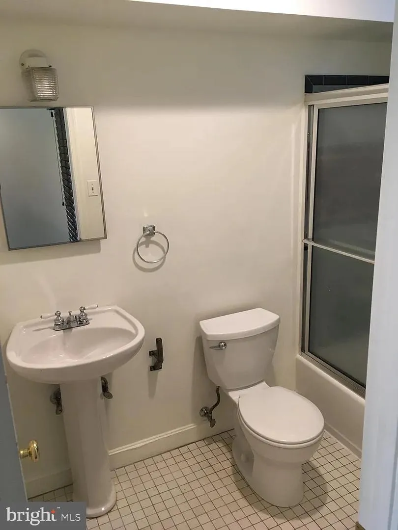 706 2ND STREET #A Philadelphia, PA 19123