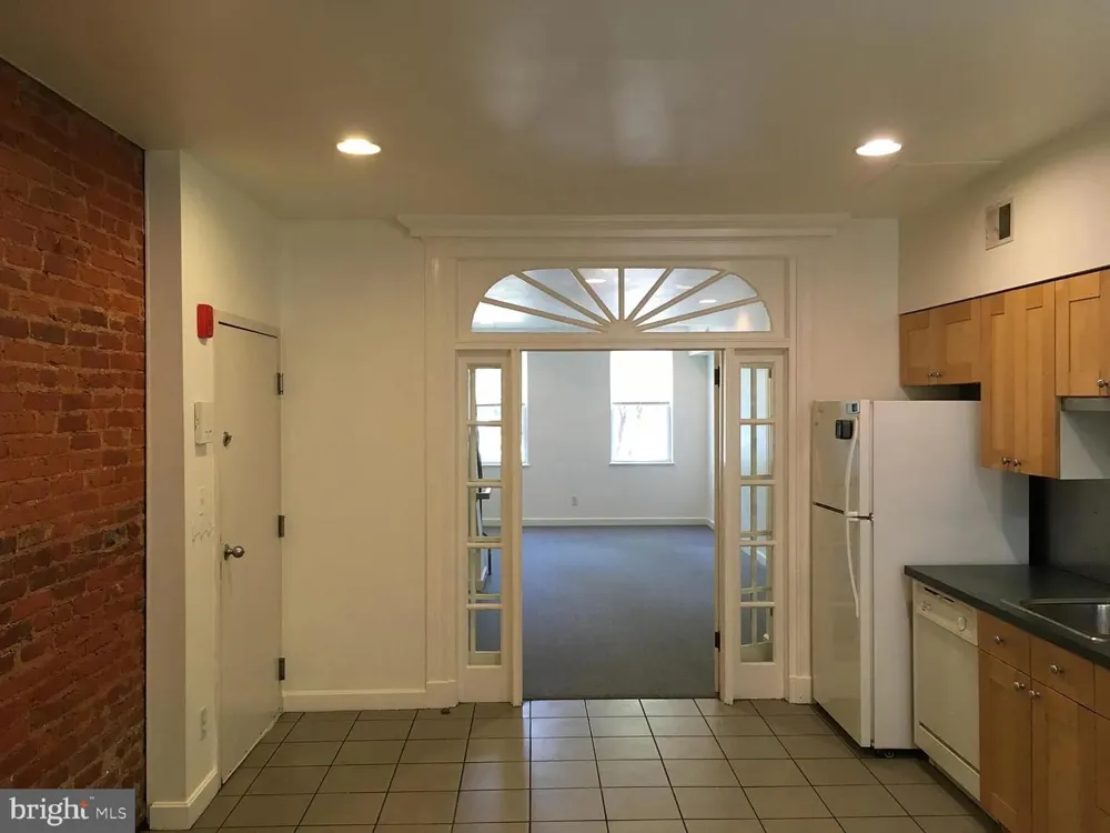 706 2ND STREET #A Philadelphia, PA 19123