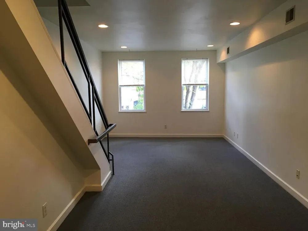 706 2ND STREET #A Philadelphia, PA 19123