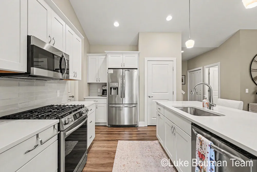1420 Eagle Shore Court Hudsonville, MI 49426