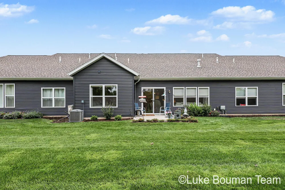 1420 Eagle Shore Court Hudsonville, MI 49426