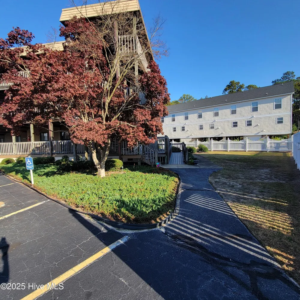 313 Lake Place Condo Drive Elizabethtown, NC 28337