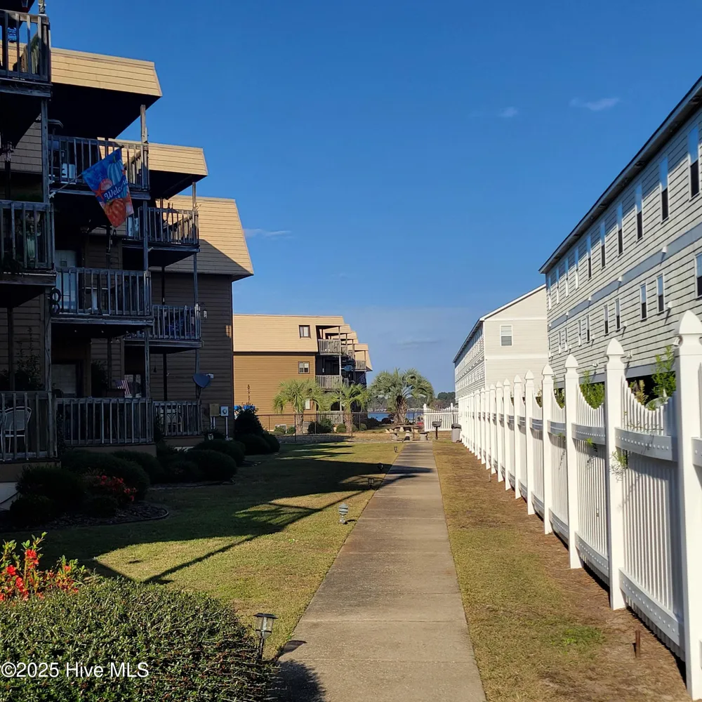 313 Lake Place Condo Drive Elizabethtown, NC 28337