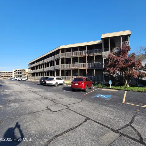 313 Lake Place Condo Drive