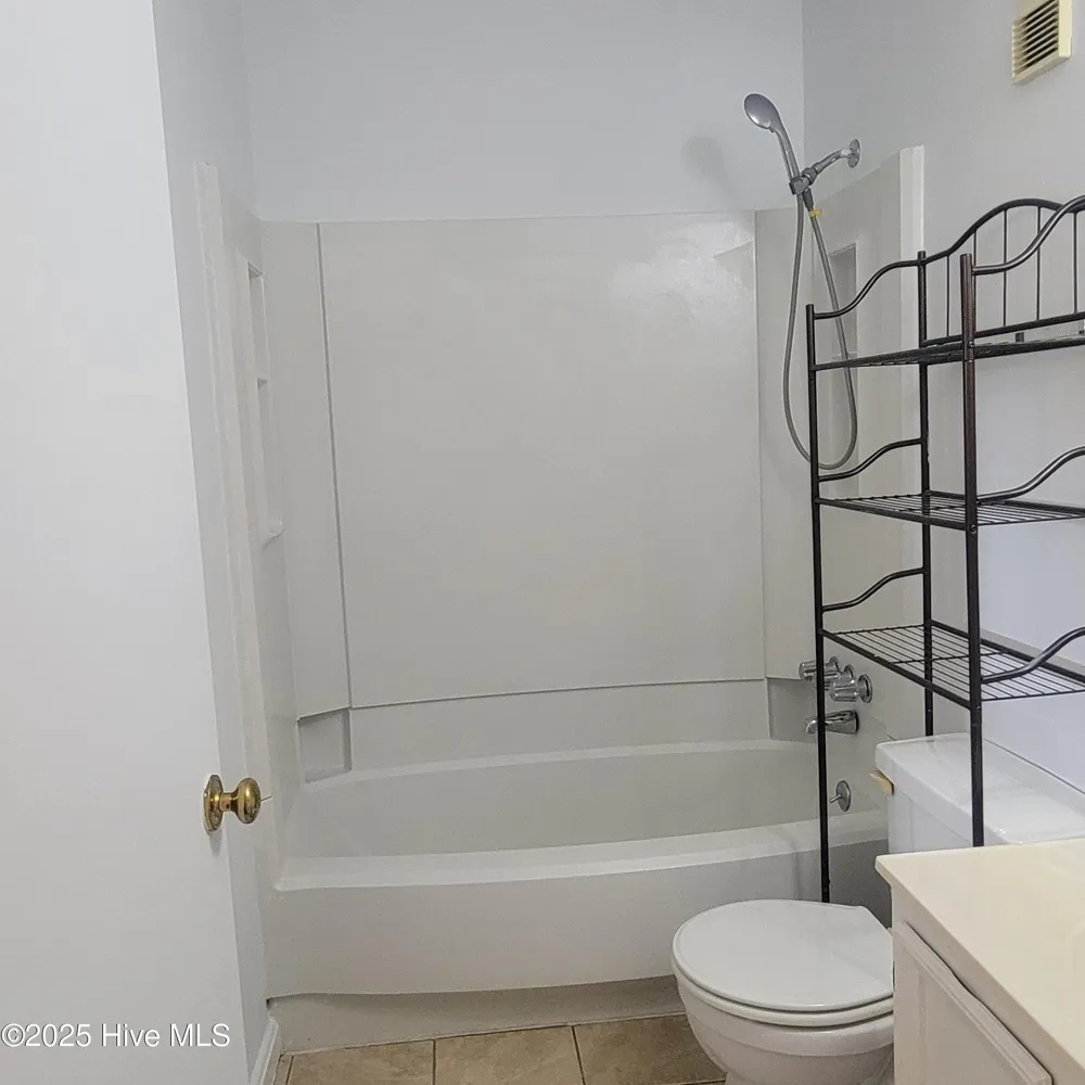 313 Lake Place Condo Drive Elizabethtown, NC 28337