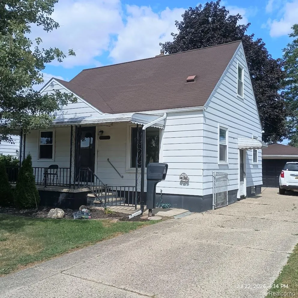 25880 Groveland Street Roseville City, MI 48066