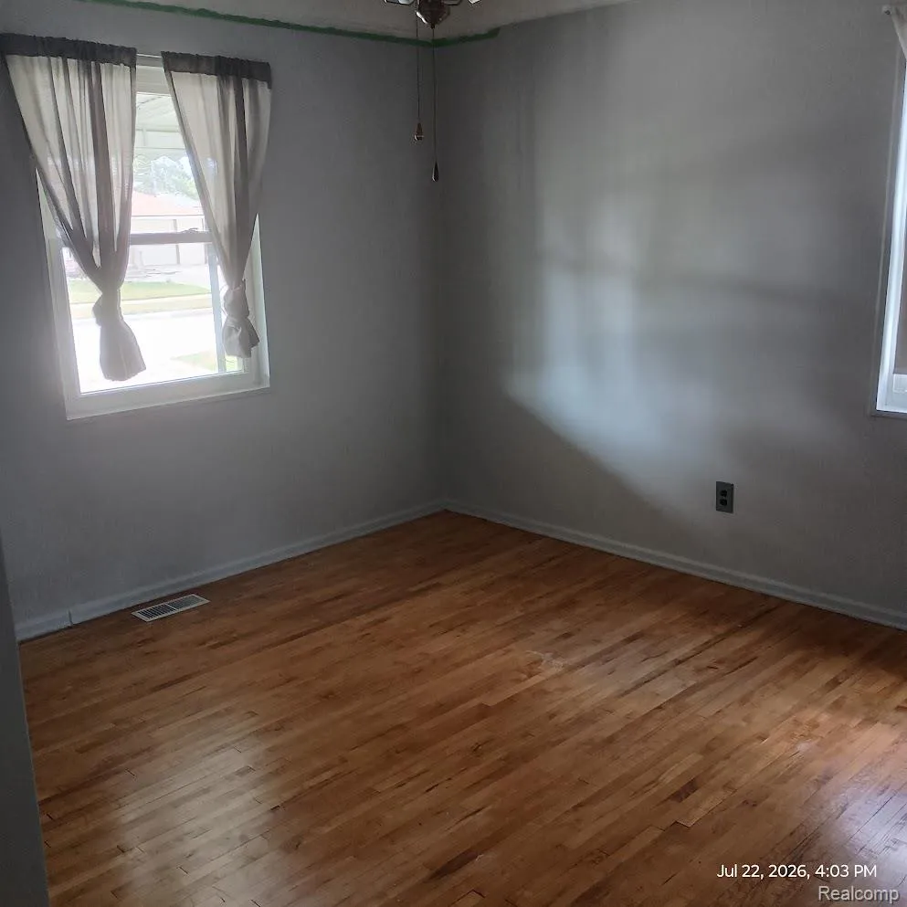25880 Groveland Street Roseville City, MI 48066