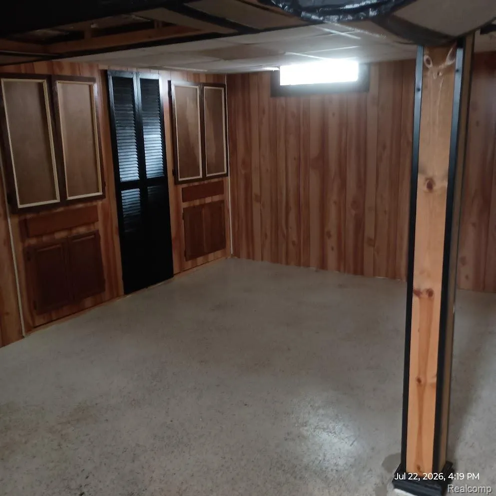25880 Groveland Street Roseville City, MI 48066