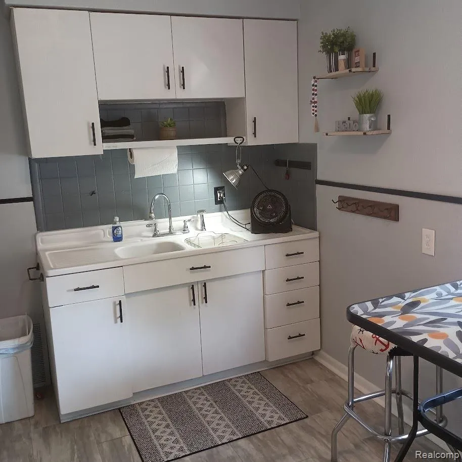 25880 Groveland Street Roseville City, MI 48066