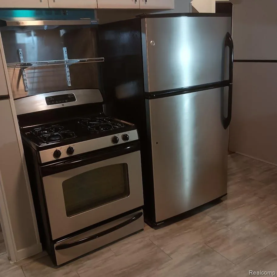 25880 Groveland Street Roseville City, MI 48066