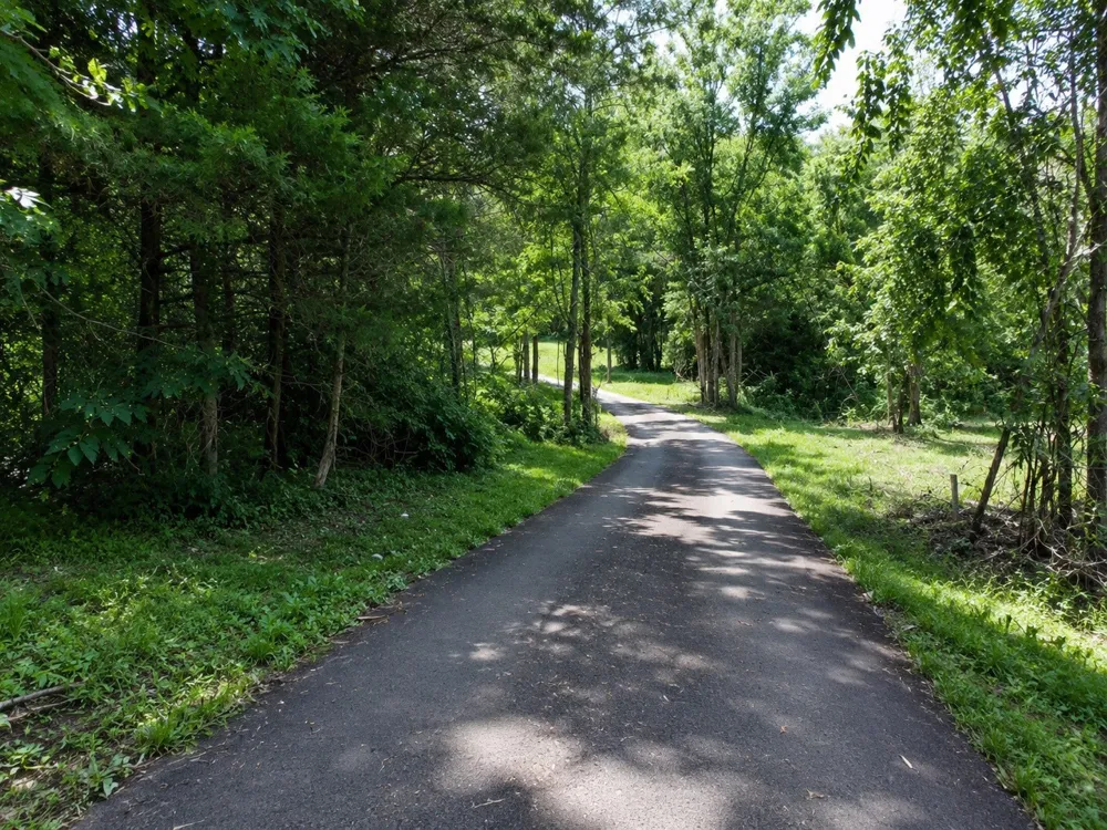 180 Lake Hollow Rd Woodbury, TN 37190