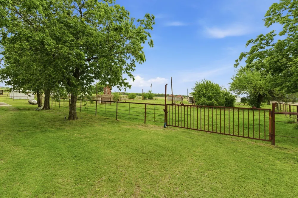 2199 Illinois Street Rhome, TX 76078