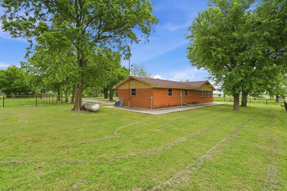 2199 Illinois Street Rhome, TX 76078