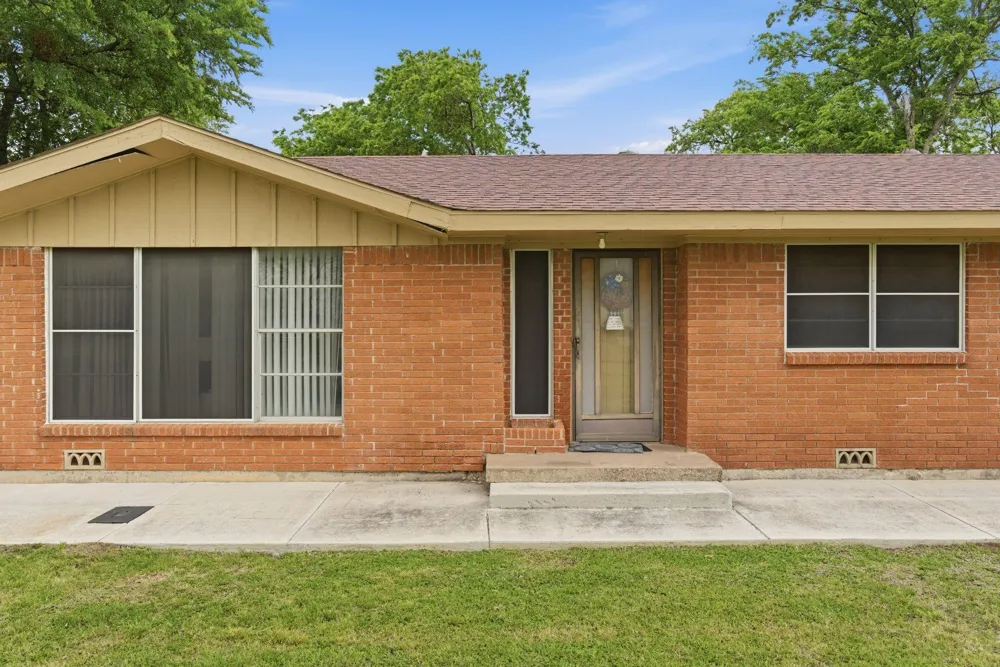 2199 Illinois Street Rhome, TX 76078