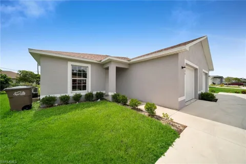 4106 SW 7th Place