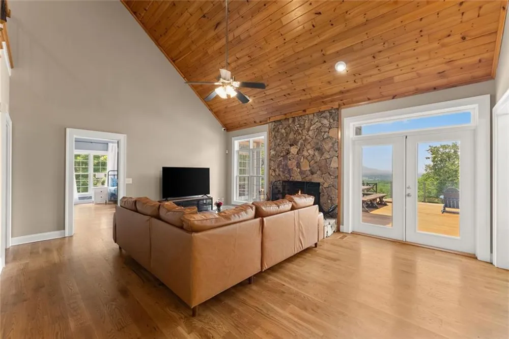 265 Lynda Lane Cleveland, GA 30528