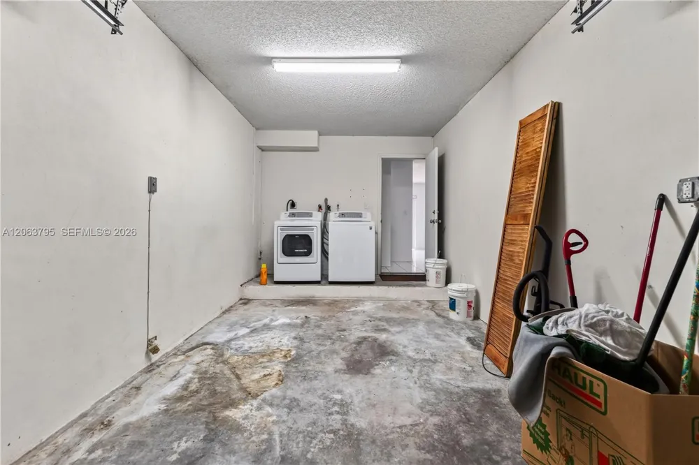 14156 SW 163rd Ter Miami, FL 33177