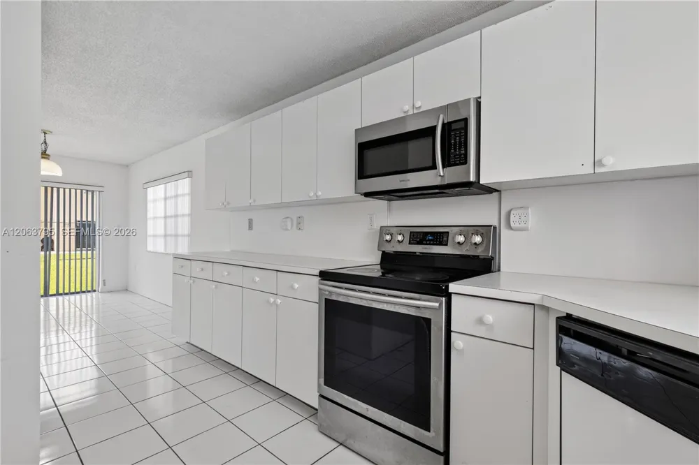 14156 SW 163rd Ter Miami, FL 33177