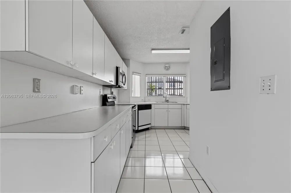 14156 SW 163rd Ter Miami, FL 33177