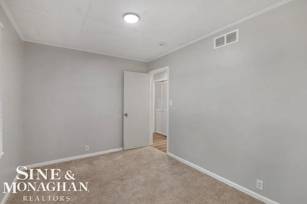 20933 Ridgemont Road Harper Woods City, MI 48225