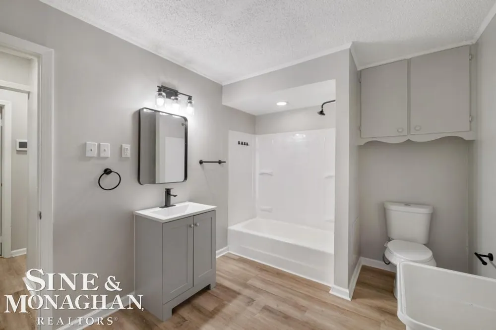 20933 Ridgemont Road Harper Woods City, MI 48225