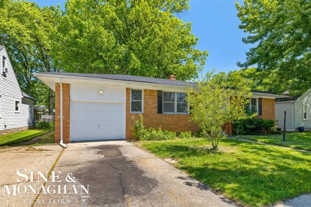 20933 Ridgemont Road Harper Woods City, MI 48225
