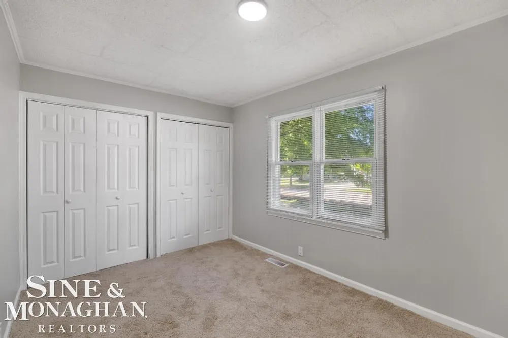 20933 Ridgemont Road Harper Woods City, MI 48225