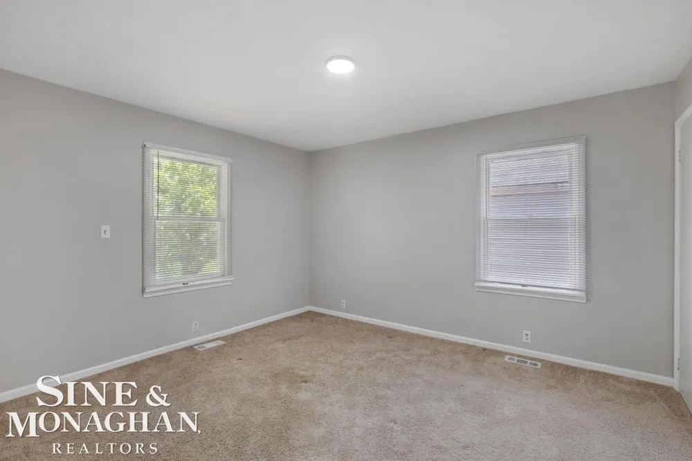 20933 Ridgemont Road Harper Woods City, MI 48225